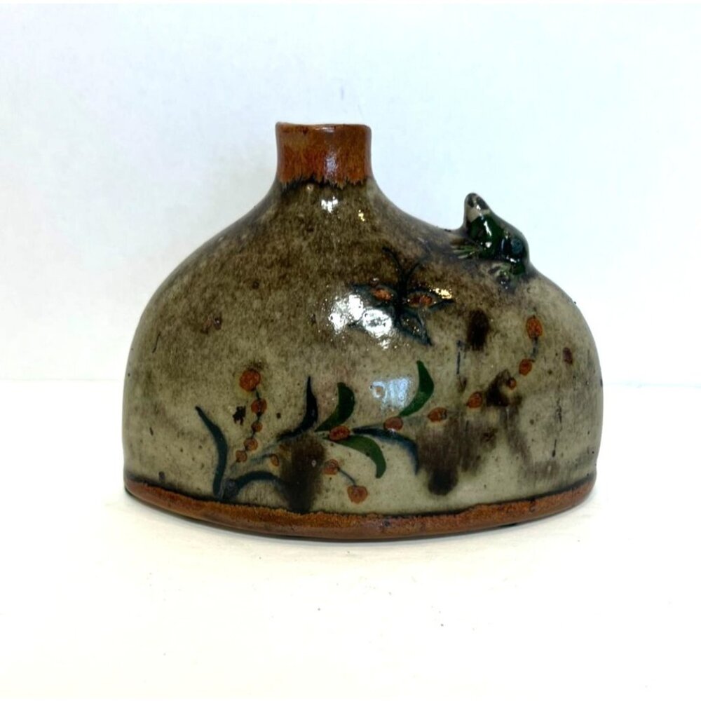 Vintage Studio Art Frog Bud Vase High Gloss Ceramic Floral Detailing Felt Pads